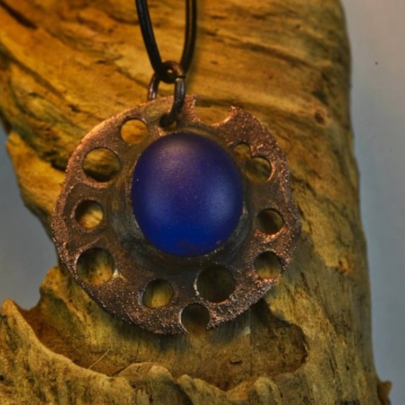 Antiqued Purple-Blue Round Sea-glass necklace - Picture 4 of 4